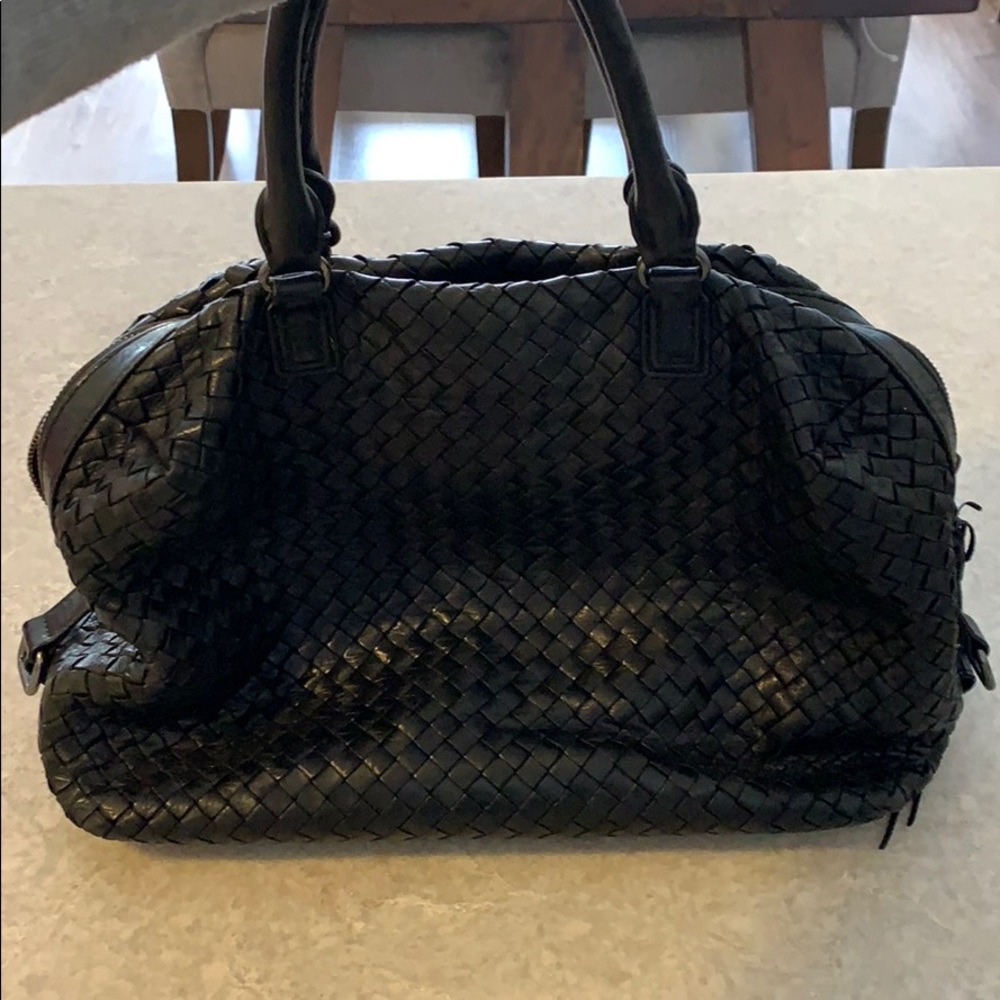 Weaved leather purse